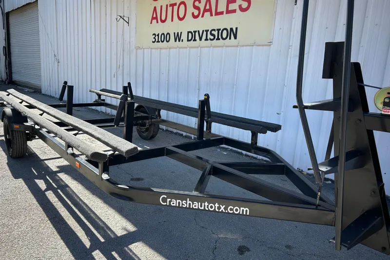 Slide: The Image of VIN plate on 2018 Sun Tracker Party Barge 18 DLX, displaying number TR239392. - 22