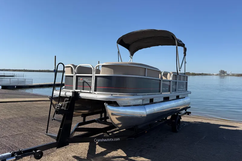 Slide: The Image of Trailer for 2018 Sun Tracker Party Barge 18 DLX at Cransh Auto Sales. - 24