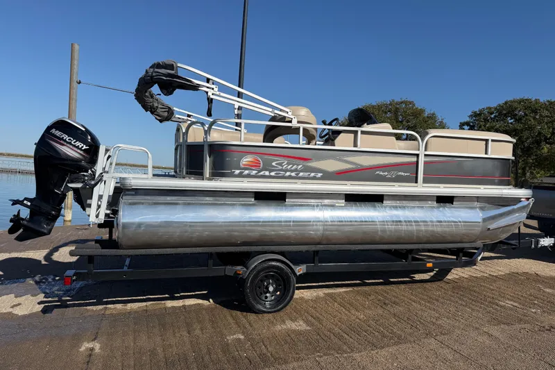 Slide: The Image of 2018 Sun Tracker Party Barge 18 DLX pontoon boat with Mercury outboard motor. - 46