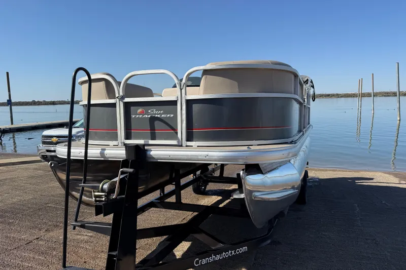 Slide: The Image of 2018 Sun Tracker Party Barge 18 DLX capacity label, 9 persons or 1220 lbs. - 60