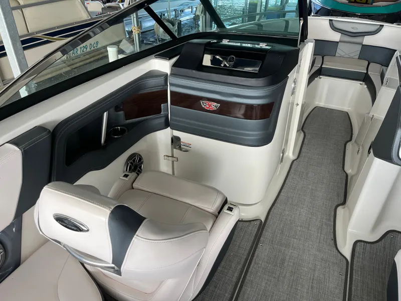 Slide: The Image of Chaparral 257SS 2020 - 10