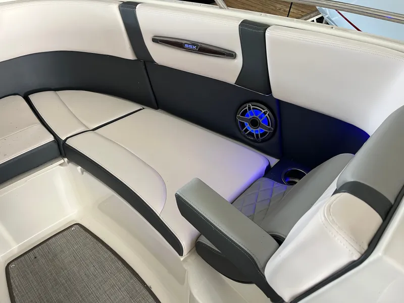 Slide: The Image of Chaparral 257SS 2020 - 17