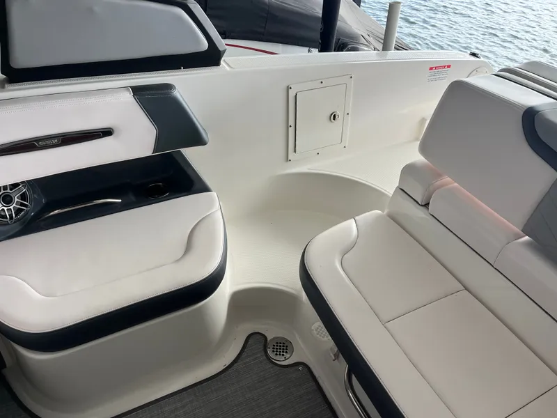 Slide: The Image of Chaparral 257SS 2020 - 9