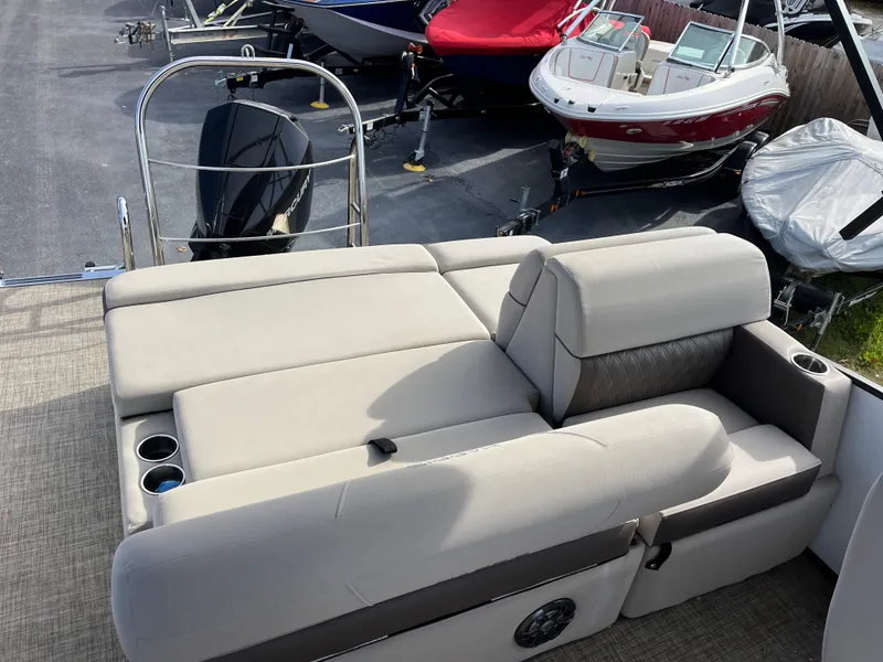 Slide: The Image of Harris Sunliner 250 2021 - 13