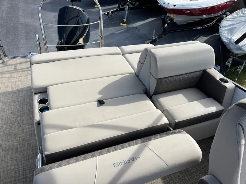 Slide: The Image of Harris Sunliner 250 2021 - 14