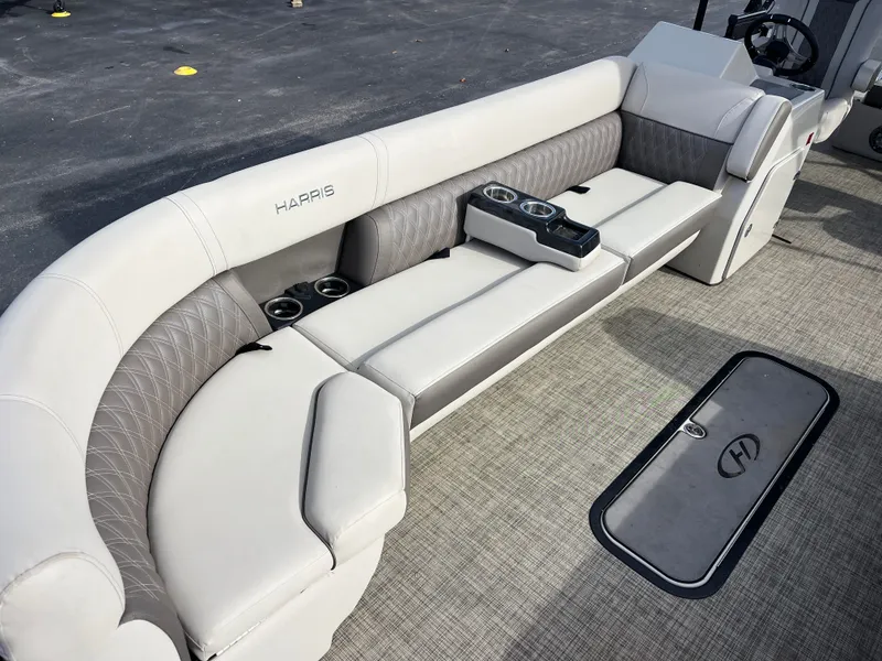 Slide: The Image of Harris Sunliner 250 2021 - 7