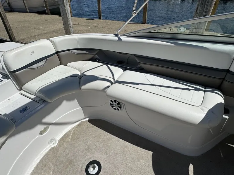 Slide: The Image of Four Winns 250 Horizon 2004 - 11