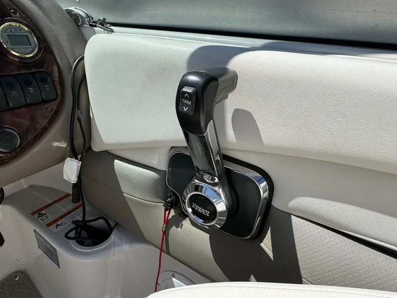 Slide: The Image of Four Winns 250 Horizon 2004 - 18