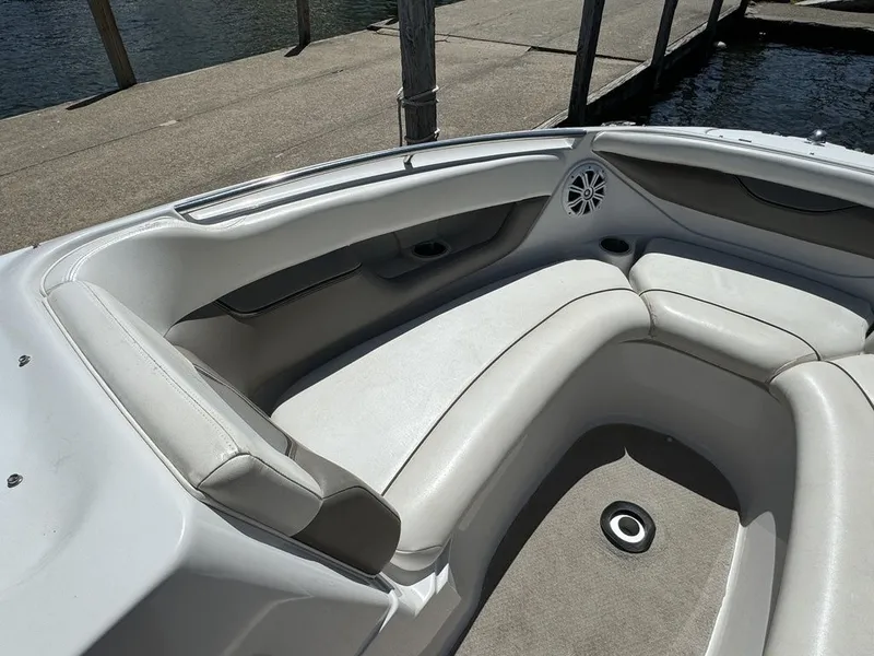 Slide: The Image of Four Winns 250 Horizon 2004 - 23