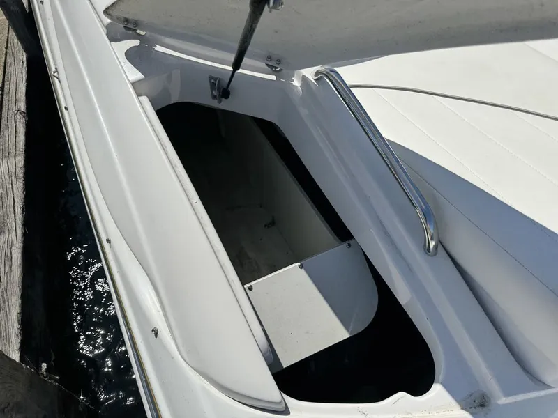 Slide: The Image of Four Winns 250 Horizon 2004 - 29