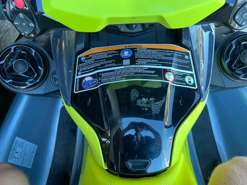 Slide: The Image of Sea-Doo GTI 170 2022 - 13