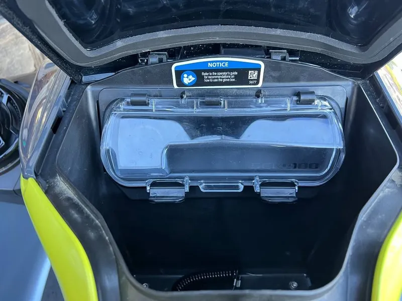 Slide: The Image of Sea-Doo GTI 170 2022 - 8