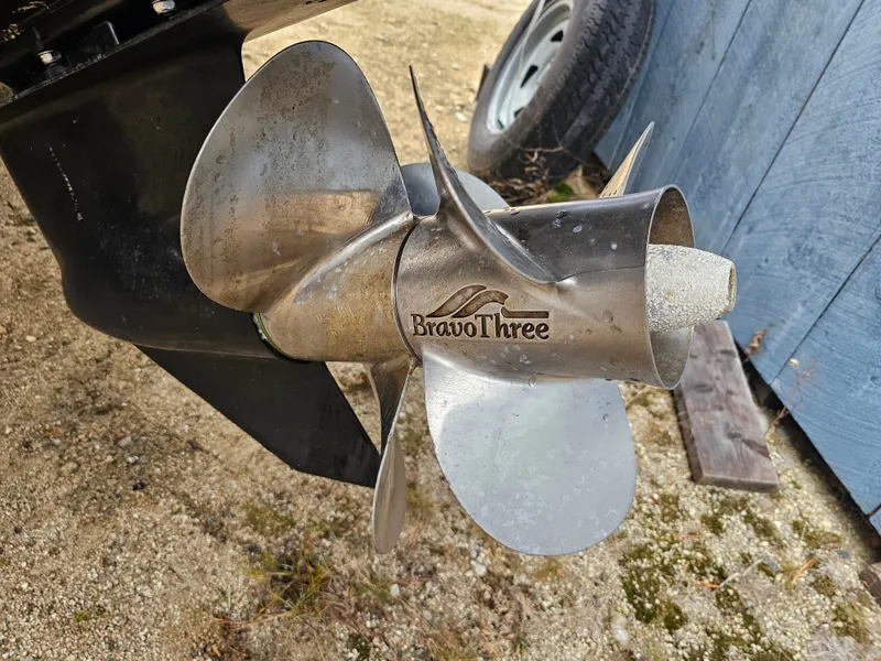 Slide: The Image of Sea Ray 220 Sundeck 2002 - 10