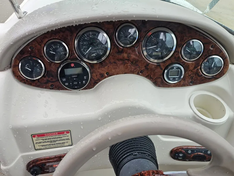 Slide: The Image of Sea Ray 220 Sundeck 2002 - 5