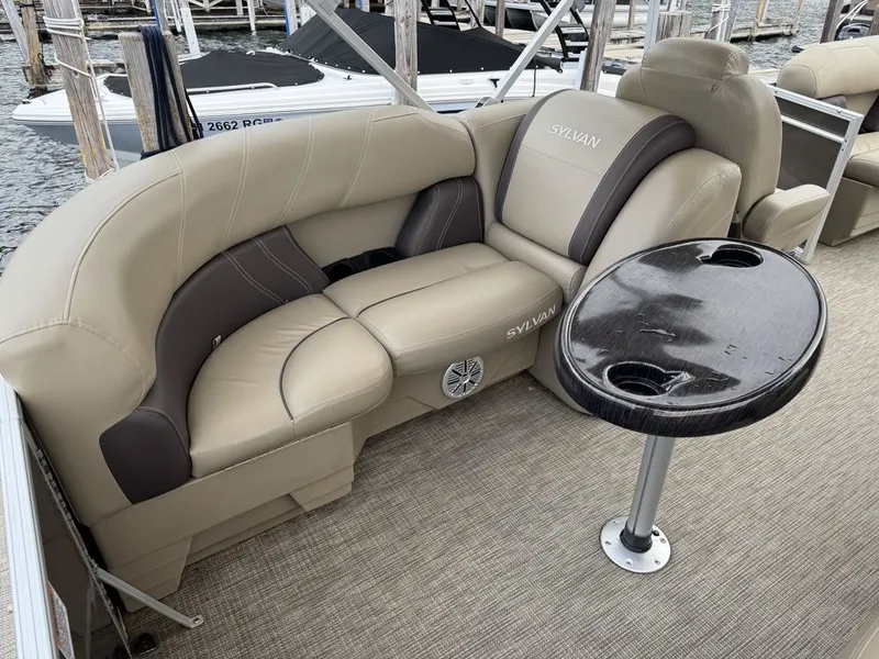 Slide: The Image of Sylvan Mirage 8520 LZ 2022 - 11