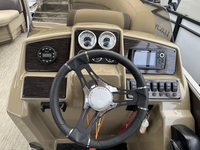 Slide: The Image of Sylvan Mirage 8520 LZ 2022 - 12