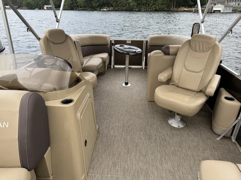 Slide: The Image of Sylvan Mirage 8520 LZ 2022 - 14