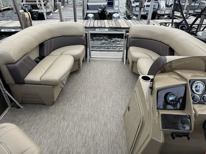 Slide: The Image of Sylvan Mirage 8520 LZ 2022 - 15