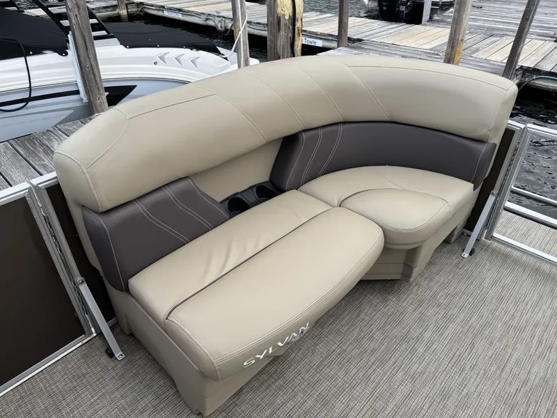 Slide: The Image of Sylvan Mirage 8520 LZ 2022 - 17