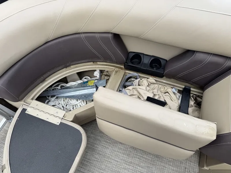 Slide: The Image of Sylvan Mirage 8520 LZ 2022 - 19