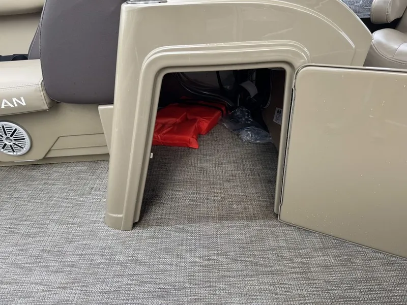 Slide: The Image of Sylvan Mirage 8520 LZ 2022 - 20