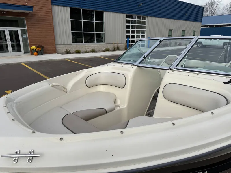 Slide: The Image of Sea Ray 185 BOW RIDER OB 2003 - 20