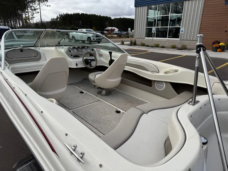 Slide: The Image of Sea Ray 185 BOW RIDER OB 2003 - 23