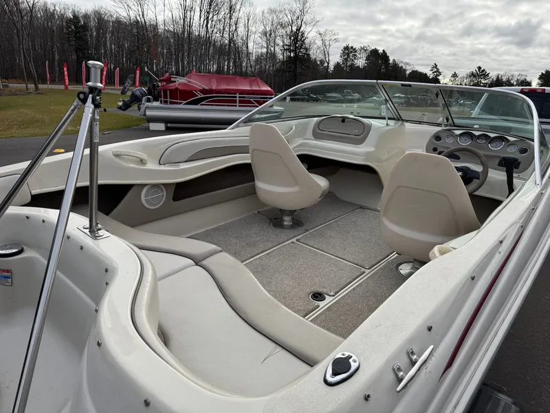 Slide: The Image of Sea Ray 185 BOW RIDER OB 2003 - 24