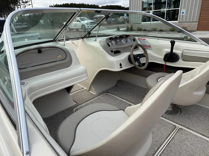 Slide: The Image of Sea Ray 185 BOW RIDER OB 2003 - 25