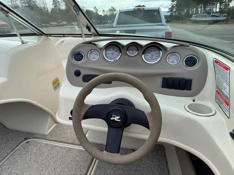 Slide: The Image of Sea Ray 185 BOW RIDER OB 2003 - 27