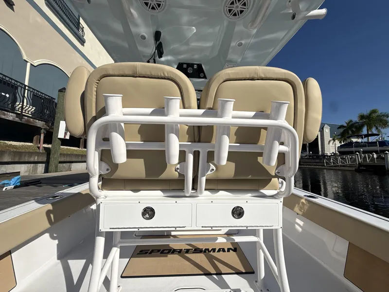 Slide: The Image of Sportsman Masters 247OE Bay Boat 2026 - 11