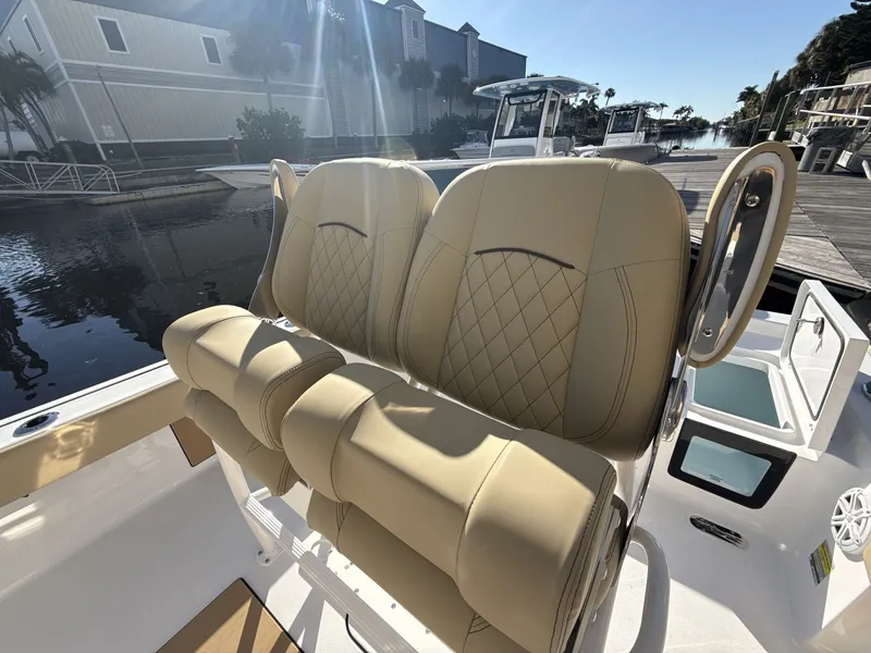 Slide: The Image of Sportsman Masters 247OE Bay Boat 2026 - 12