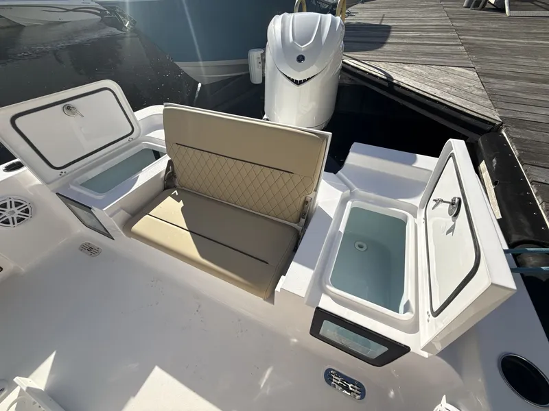 Slide: The Image of Sportsman Masters 247OE Bay Boat 2026 - 15