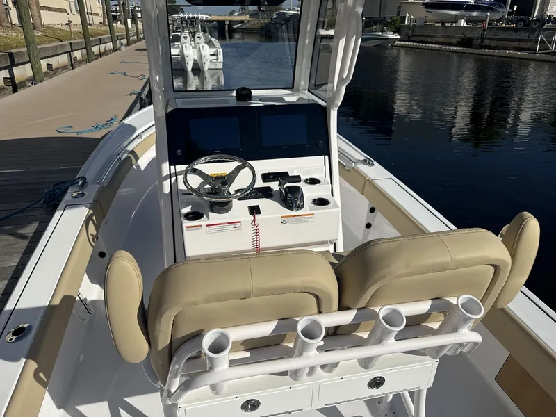 Slide: The Image of Sportsman Masters 247OE Bay Boat 2026 - 22