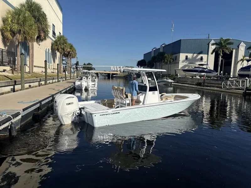 Slide: The Image of Sportsman Masters 247OE Bay Boat 2026 - 5