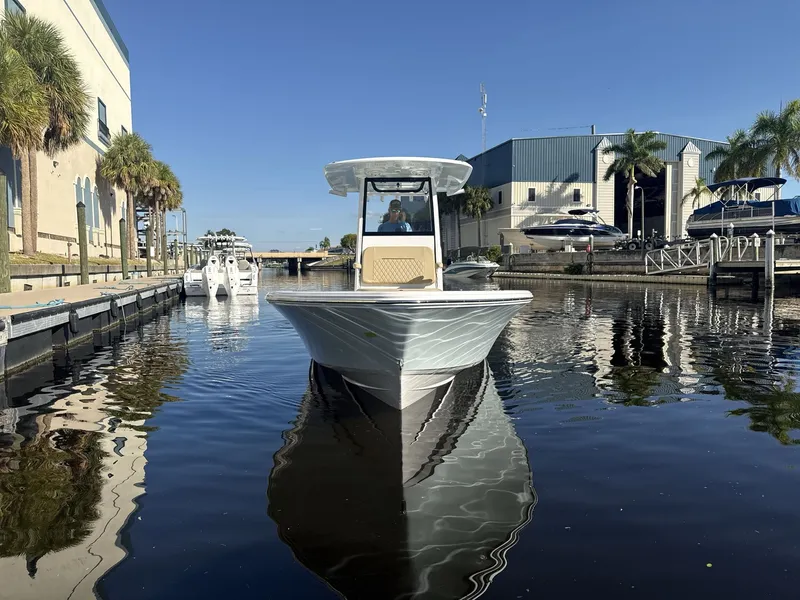 Slide: The Image of Sportsman Masters 247OE Bay Boat 2026 - 7