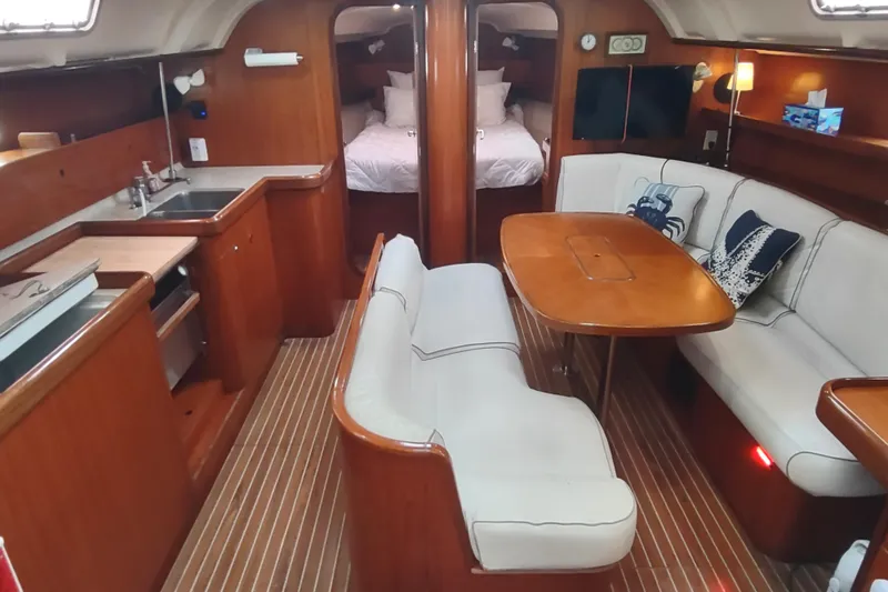 Slide: The Image of Cockpit of 1993 Beneteau Moorings 445 sailboat with navigation equipment and ropes. - 20