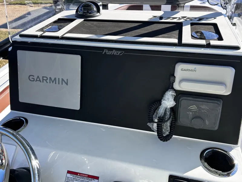 Slide: The Image of Parker Marine 230 Coastal Elite 2026 - 17