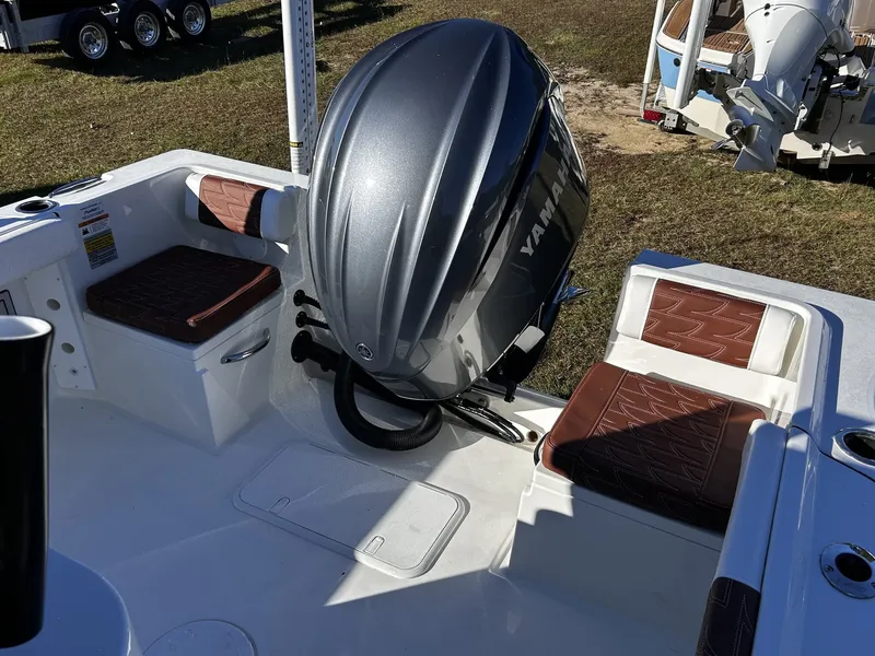 Slide: The Image of Parker Marine 230 Coastal Elite 2026 - 8