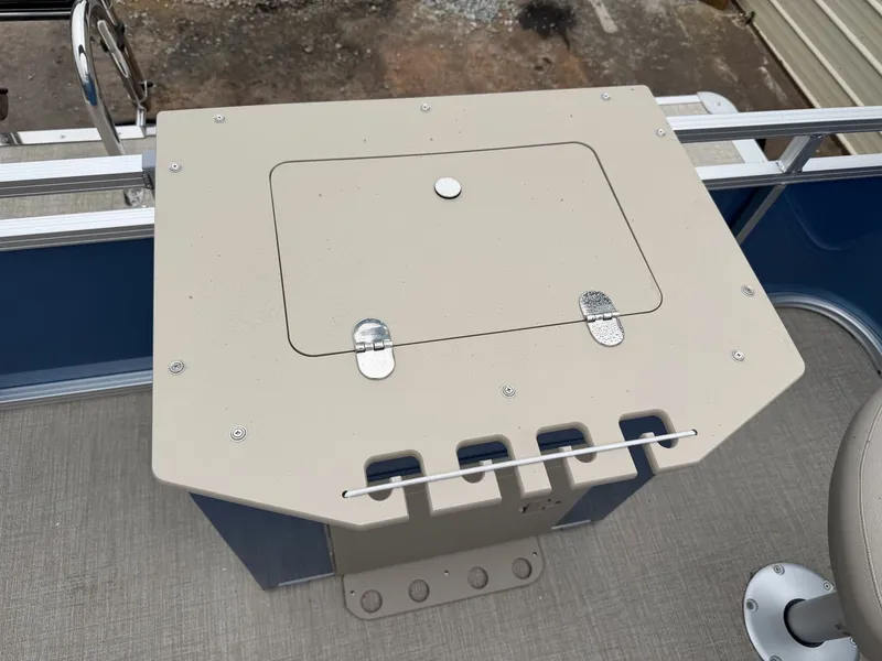 Slide: The Image of Avalon Venture 19 QUAD FISH-90HP 2026 - 5