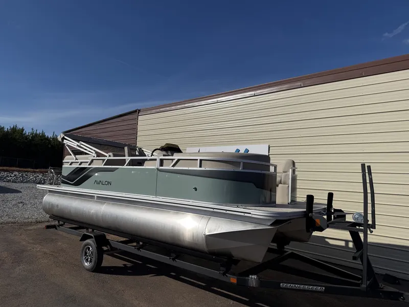 The Image of Avalon VLS 21 QUAD LOUNGER-90HP 2026 - 1