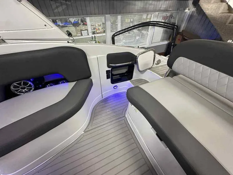 Slide: The Image of Crownline Boats 288 SS 2026 - 16