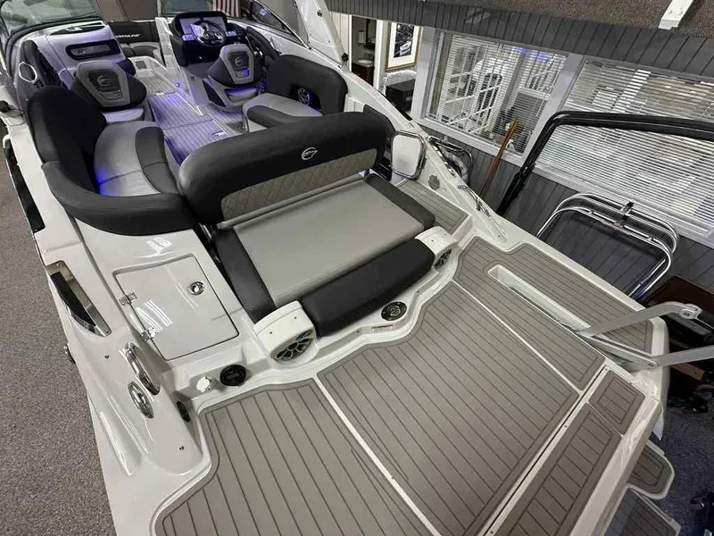 Slide: The Image of Crownline Boats 288 SS 2026 - 19