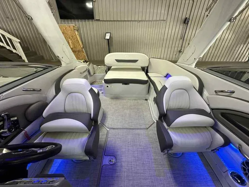 Slide: The Image of Crownline Boats 260 SS 2026 - 11