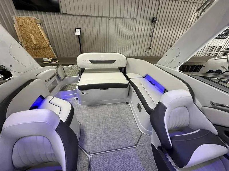 Slide: The Image of Crownline Boats 260 SS 2026 - 16
