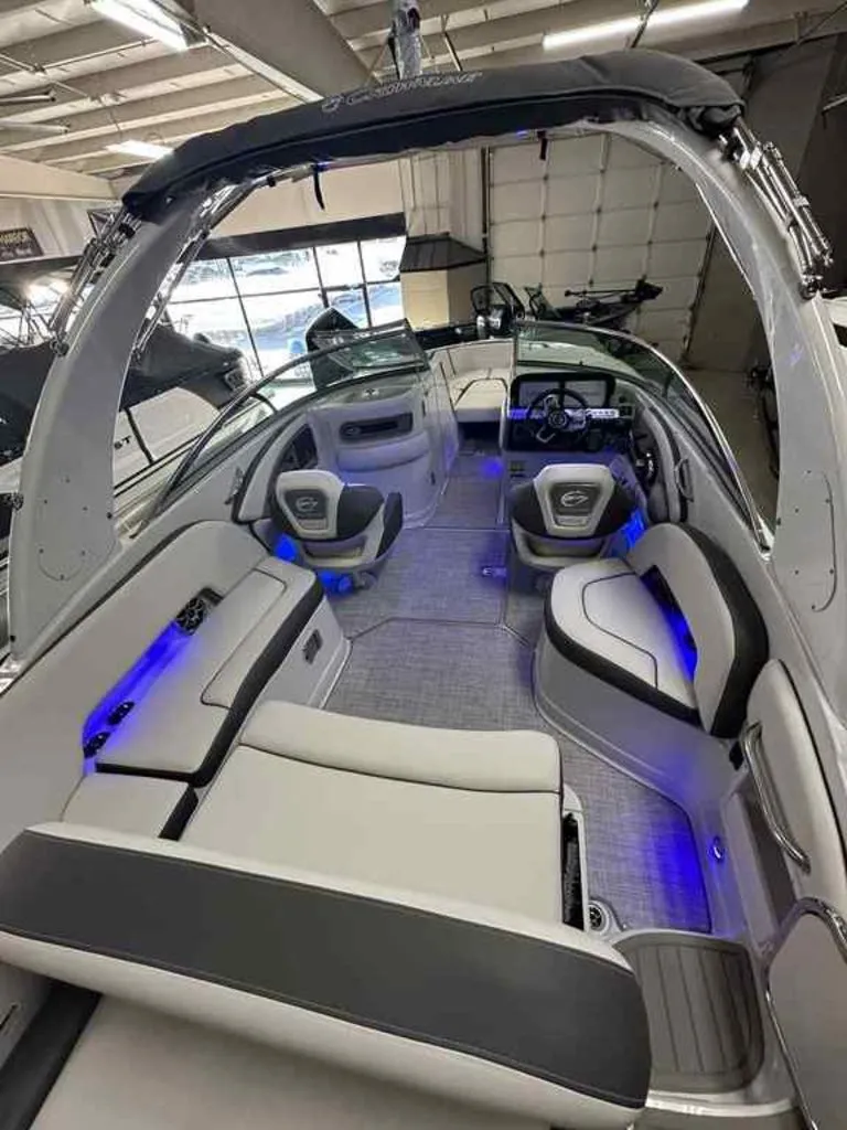 Slide: The Image of Crownline Boats 260 SS 2026 - 5