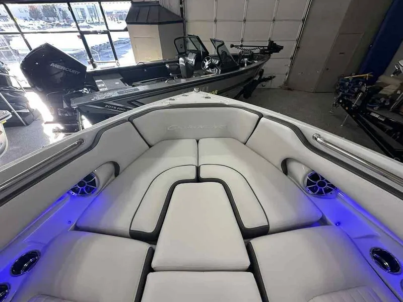 Slide: The Image of Crownline Boats 260 SS 2026 - 8