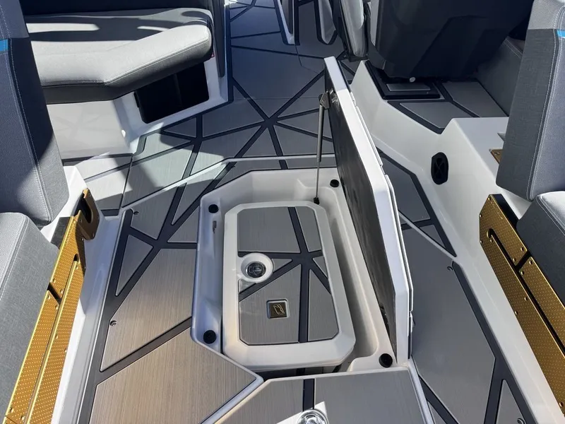 Slide: The Image of Nautique Super Air Nautique G25 Paragon 2026 - 15