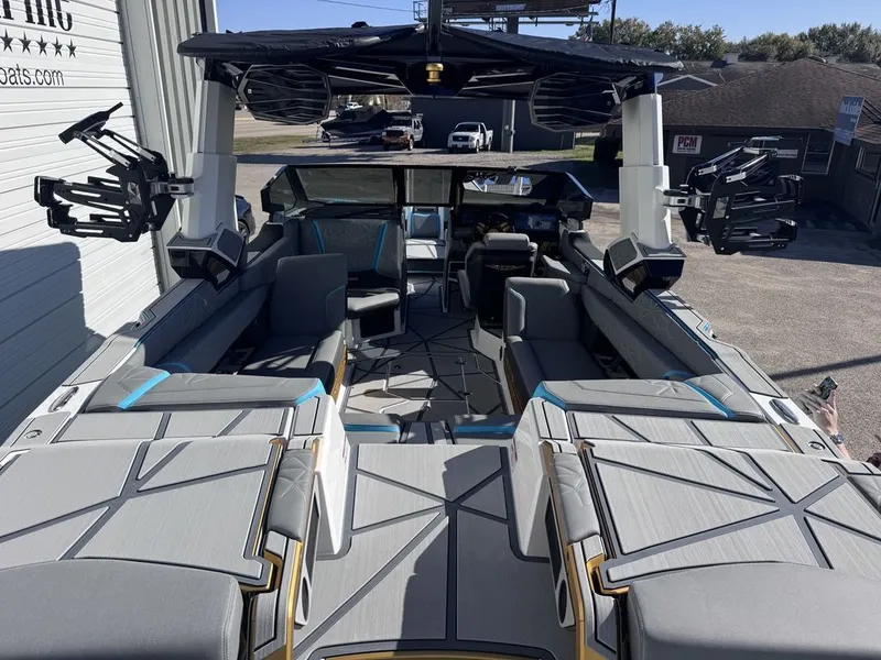 Slide: The Image of Nautique Super Air Nautique G25 Paragon 2026 - 16