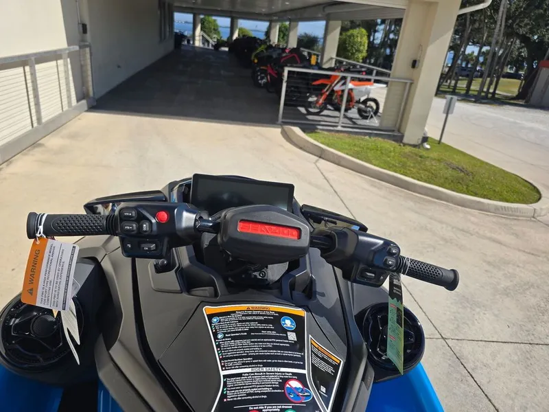 Slide: The Image of Sea-Doo RXT-X™ 325 Gulfstream Blue Premium 2026 - 14